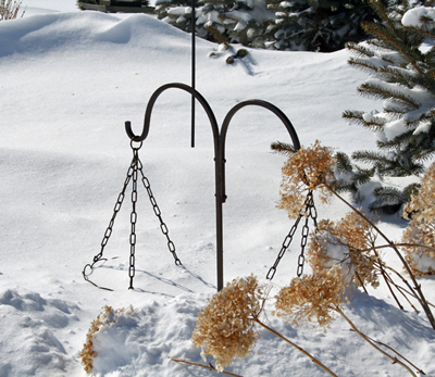 winter-garden-ornaments